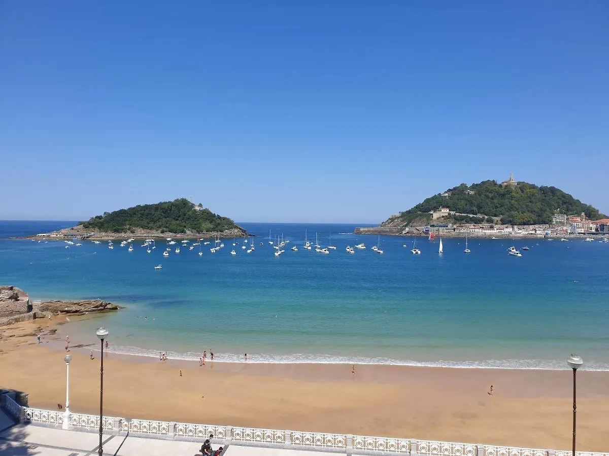 Hotel Uma Suites Ondarreta San Sebastián Espanha